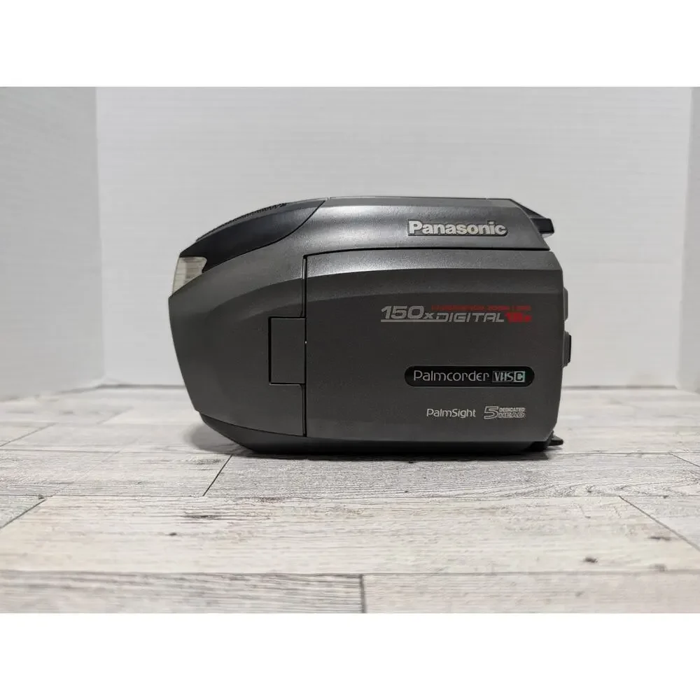 PANASONIC Palmcorder VHS-C - PV-L680D w/Case 2 Battery Manual & Charger TESTED